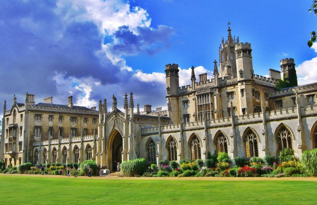 Best Day Trips from Milton Keynes with a Private Chauffeur